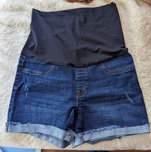 Maternity shorts